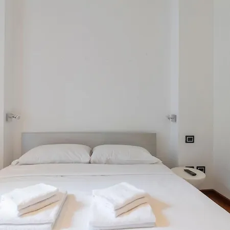 Elegante Trilocale Vicino A Piazzale Loreto Apartment