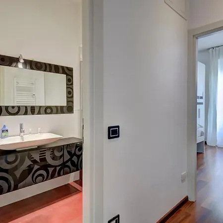 Apartament Elegante Trilocale Vicino A Piazzale Loreto Mediolan